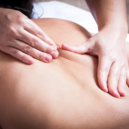 West Plaza ホテル