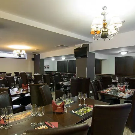 West Plaza ホテル