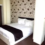 West Plaza Hotel