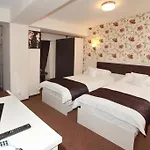 Hotel West Plaza
