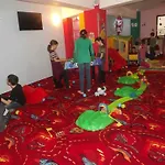 West Plaza Hotel 3*