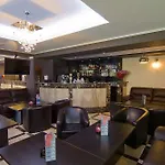 West Plaza 3*