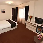Hotel West Plaza