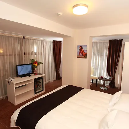 West Plaza 3* Bucharest