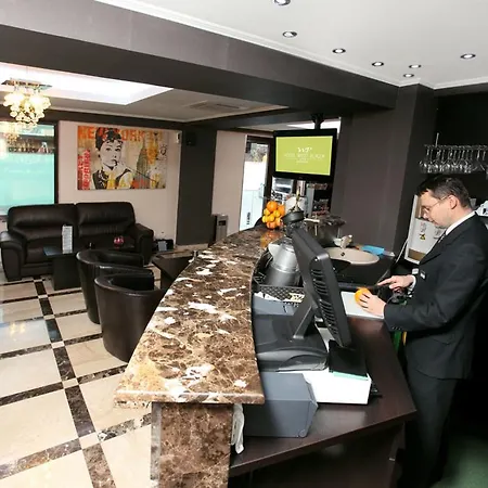 Otel West Plaza Bükreş
