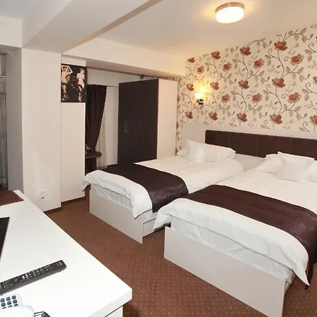 Hotel West Plaza
