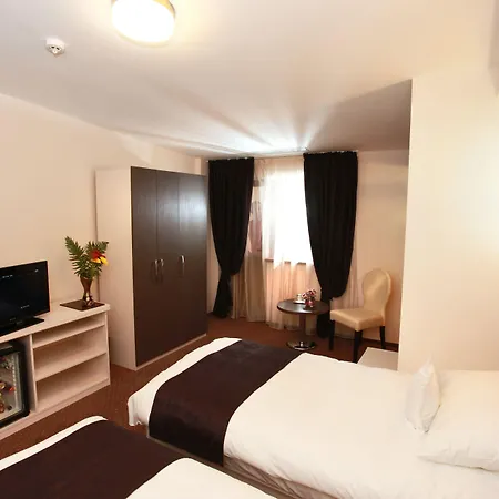 West Plaza 3* Bucharest