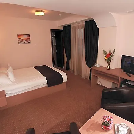 West Plaza 3* Bucharest