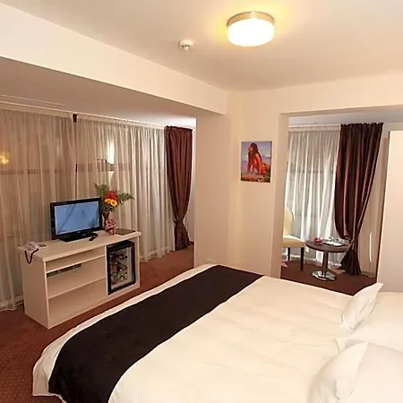 Hotel West Plaza