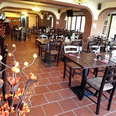 West Plaza Otel