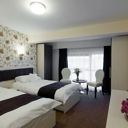West Plaza 3*