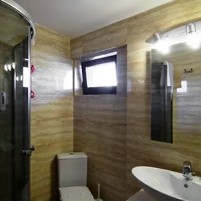 West Plaza فندق 3*