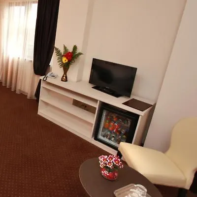 West Plaza 3* بوخارست