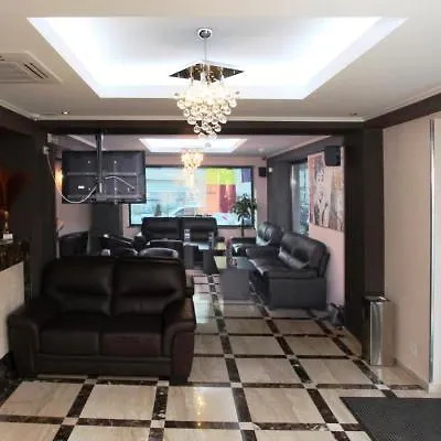 فندق West Plaza