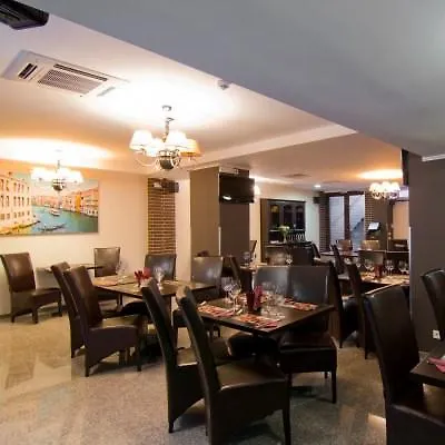 West Plaza 3*