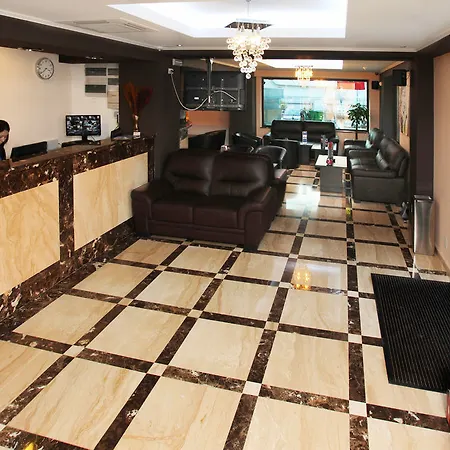 West Plaza 3* Bukarest