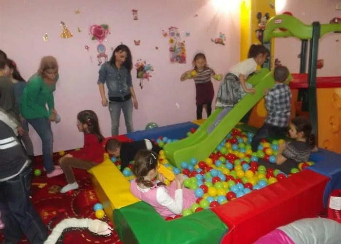 West Plaza Szálloda