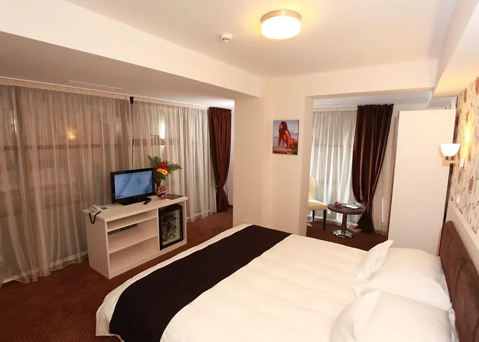 Szálloda West Plaza 3*