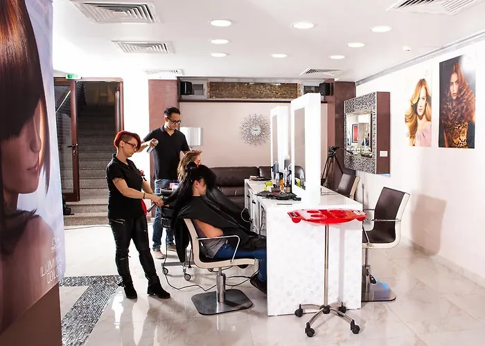 Szálloda West Plaza 3*