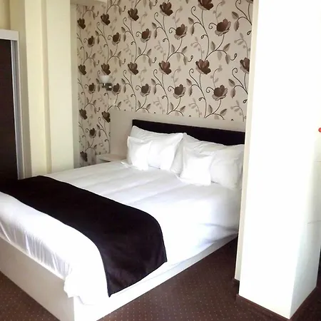 West Plaza Hotel