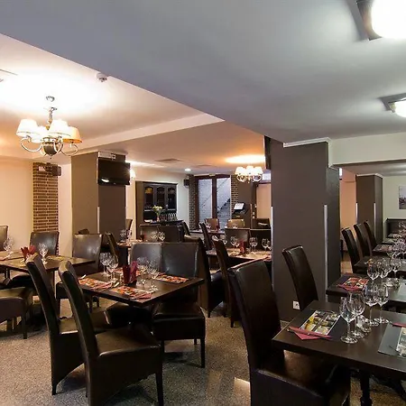 West Plaza 3*
