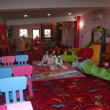 West Plaza Hotel 3*