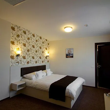 West Plaza Hotel