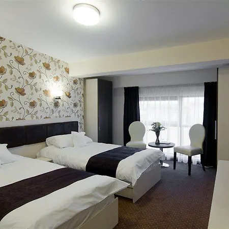 Hotel West Plaza