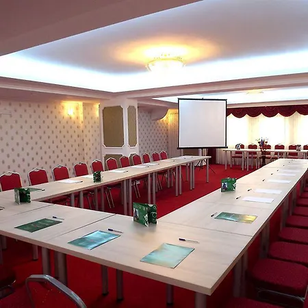 Hotel West Plaza 3*