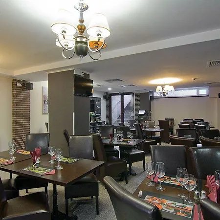 West Plaza Hotel 3*