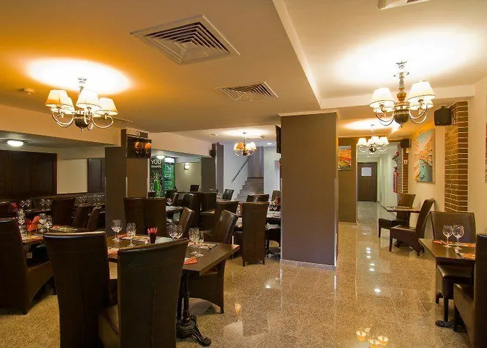 West Plaza 3*