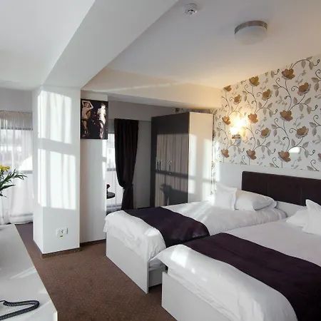 West Plaza 부쿠레슈티