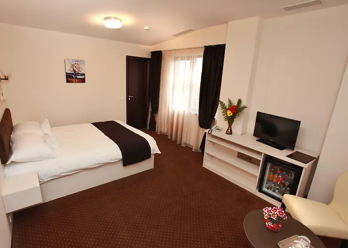 West Plaza Otel Bükreş