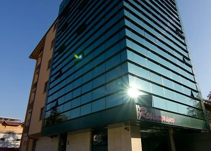 West Plaza 3*