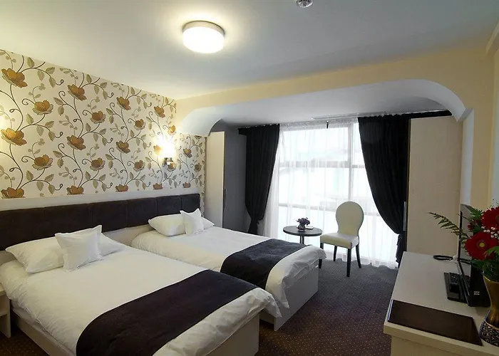 West Plaza Otel Bükreş