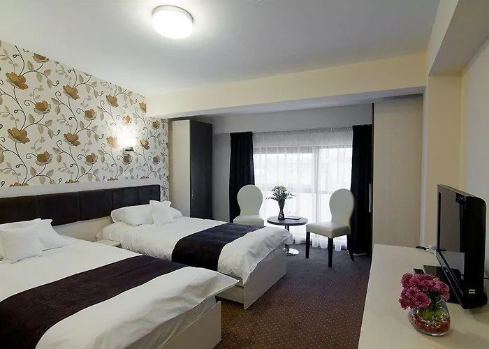 West Plaza 3*